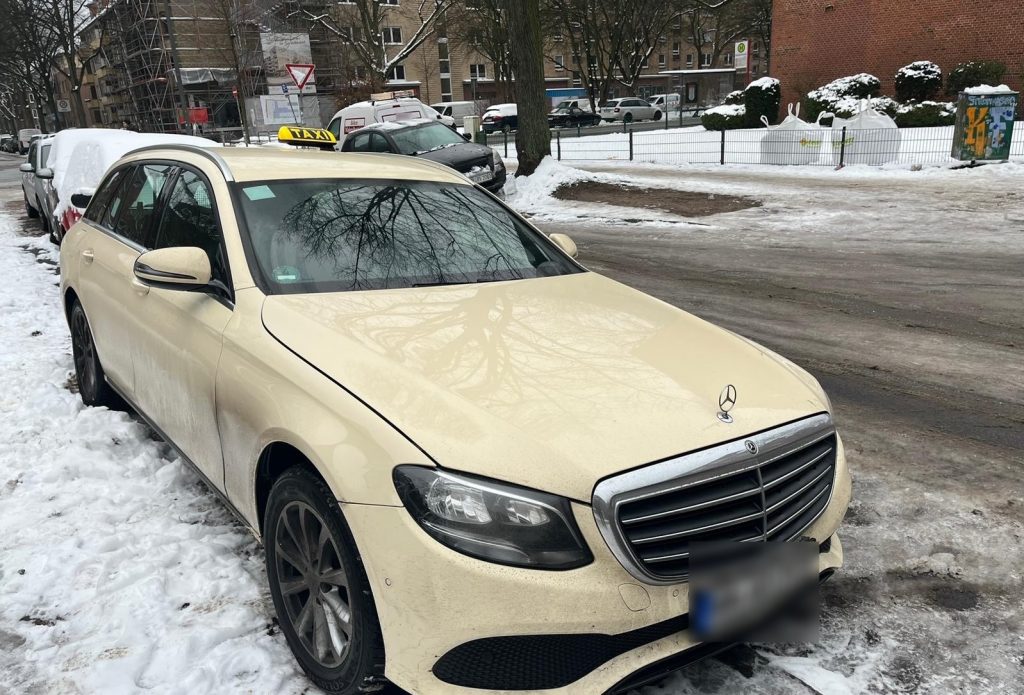 2. mb e klasse taxi vorne rechts